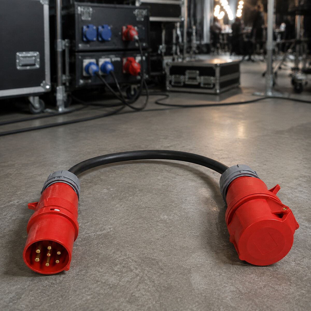 CEE-Adapter 16 A auf 32 A im Einsatz auf einer Veranstaltung