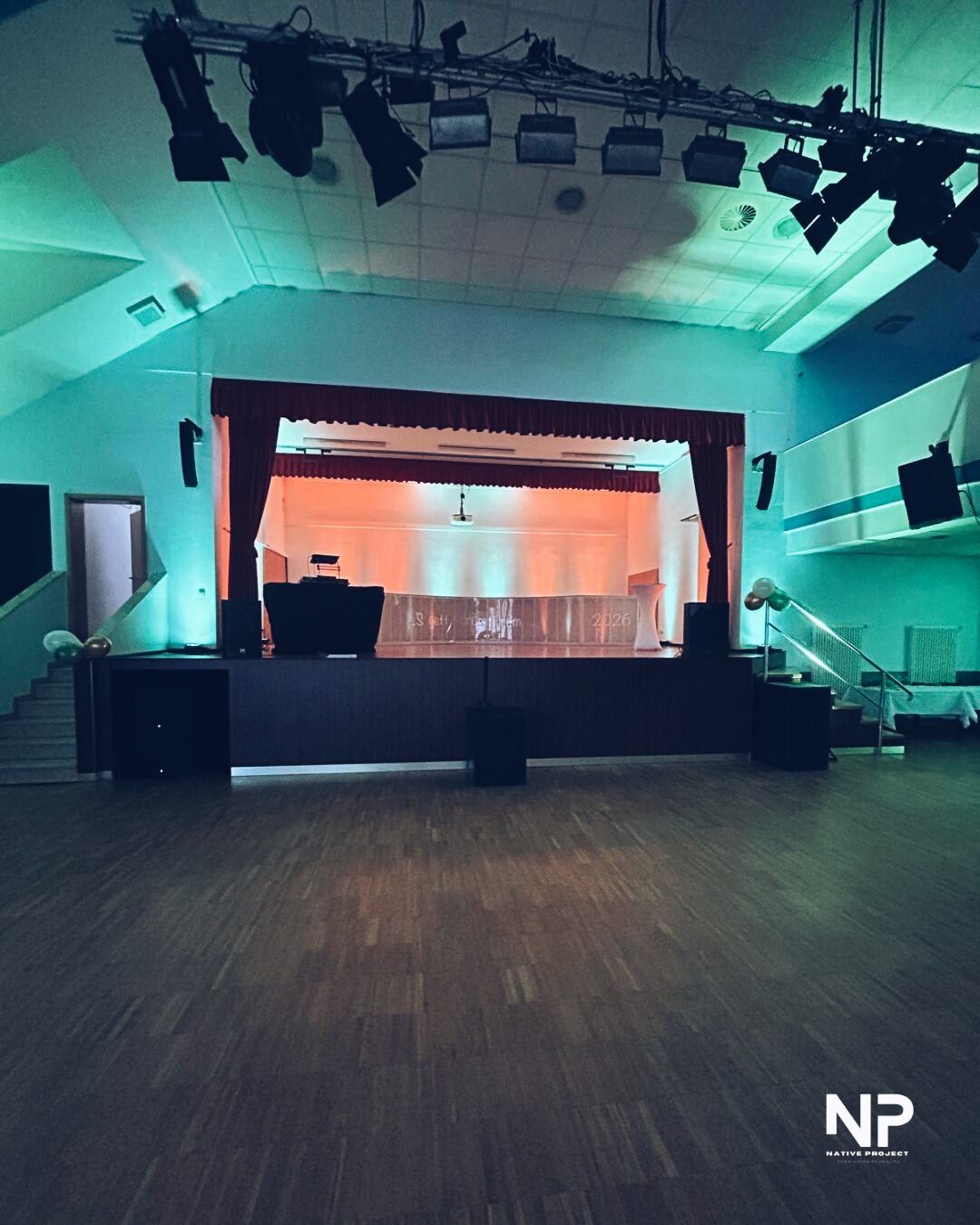 Bühne mit Licht im Kulturhaus