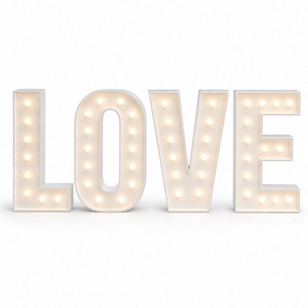 Beleuchteter LOVE-Schriftzug mit vier Buchstaben